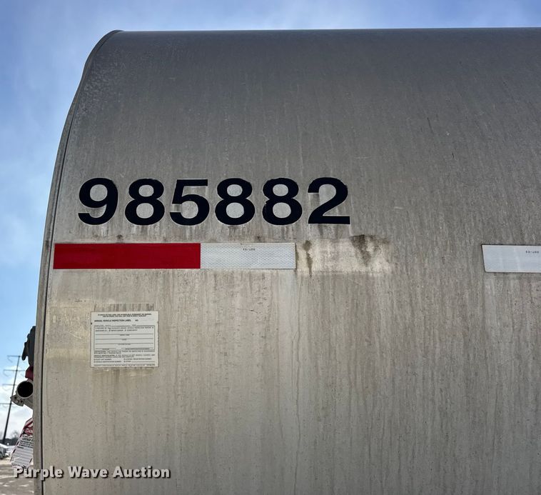 image for item ER0394 1998 Polar asphalt trailer