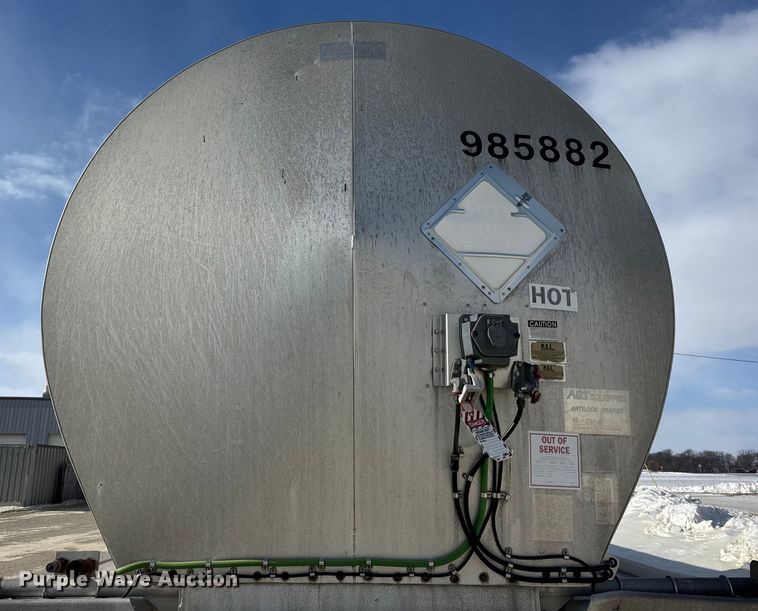 image for item ER0394 1998 Polar asphalt trailer