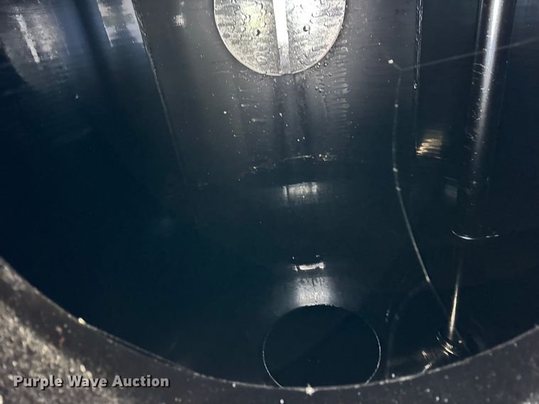 image for item ER0394 1998 Polar asphalt trailer