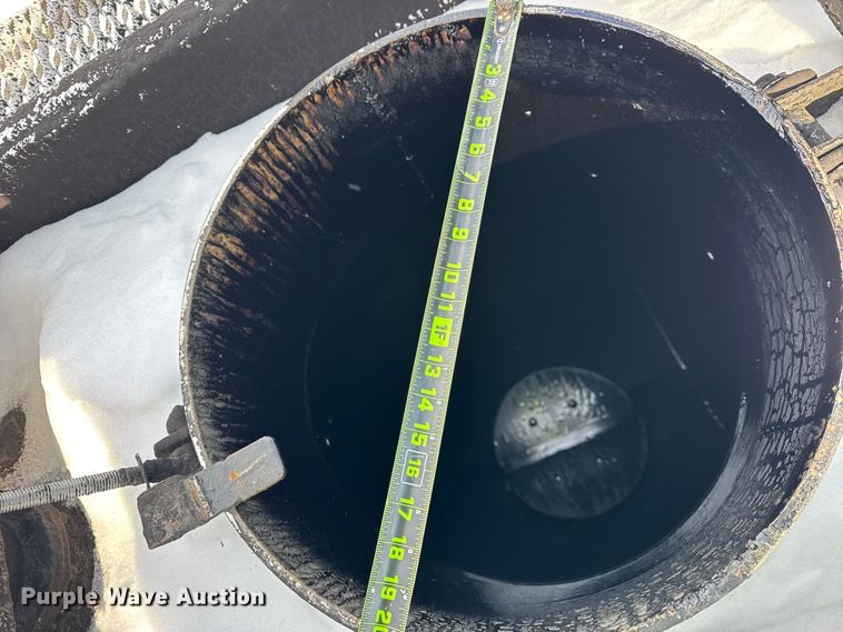 image for item ER0394 1998 Polar asphalt trailer