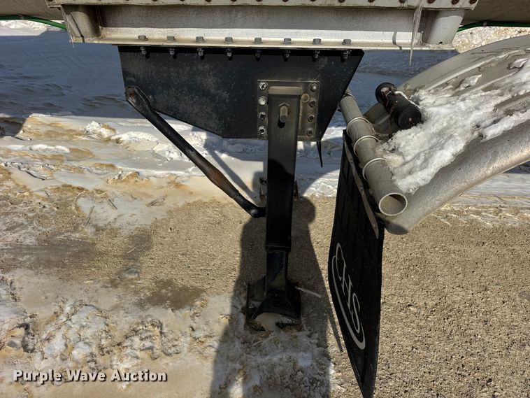 image for item ER0394 1998 Polar asphalt trailer