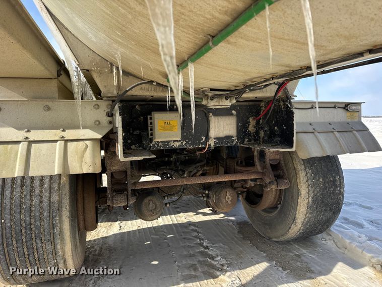 image for item ER0394 1998 Polar asphalt trailer