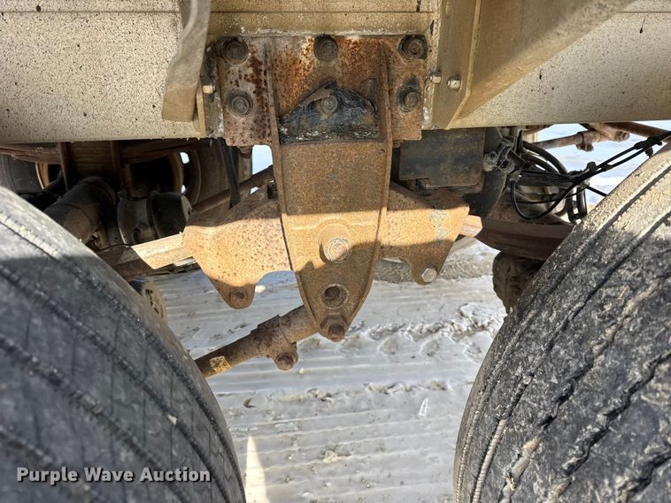 image for item ER0394 1998 Polar asphalt trailer