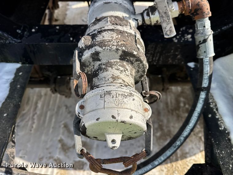 image for item ER0394 1998 Polar asphalt trailer