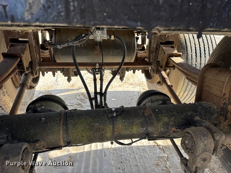 image for item ER0394 1998 Polar asphalt trailer