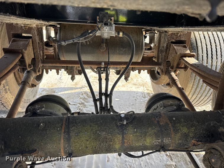 image for item ER0394 1998 Polar asphalt trailer