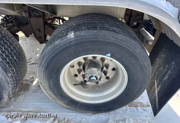 image for item ER0394 1998 Polar asphalt trailer