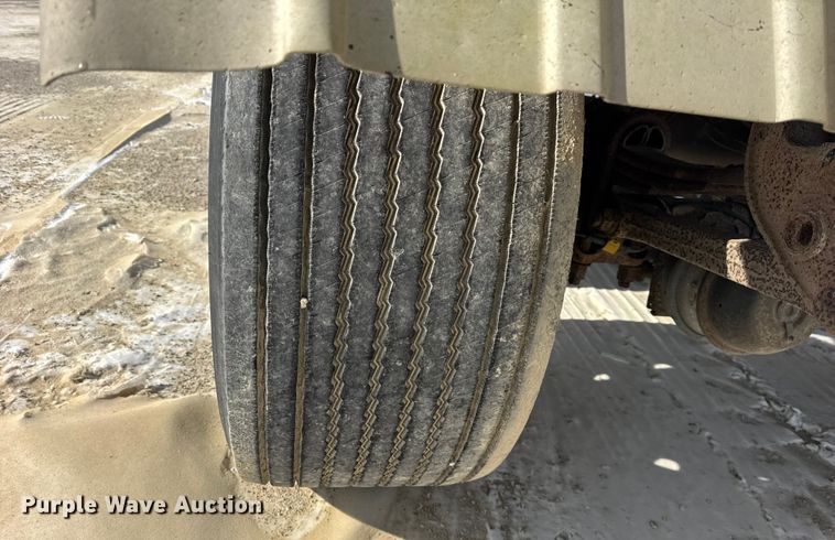 image for item ER0394 1998 Polar asphalt trailer