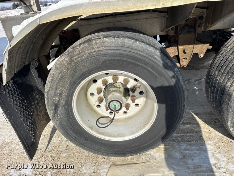 image for item ER0394 1998 Polar asphalt trailer