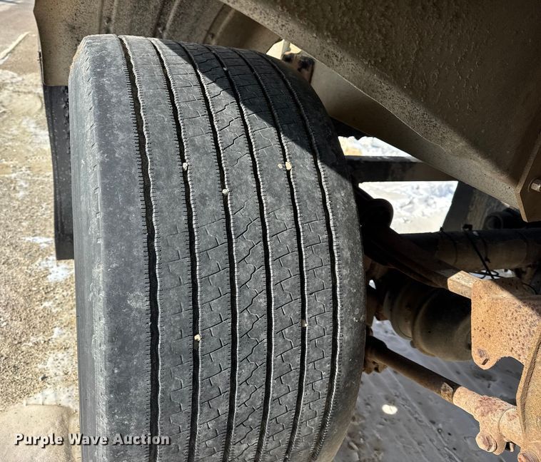 image for item ER0394 1998 Polar asphalt trailer