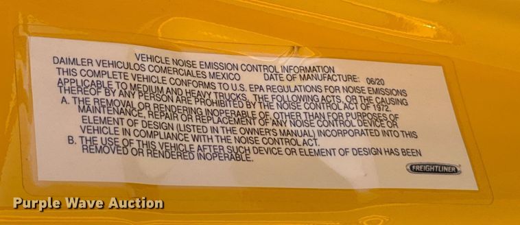 image for item ES5784 2021 Freightliner Cascadia 126 semi truck