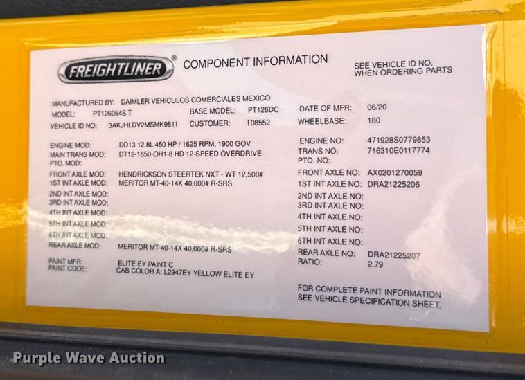 image for item ES5784 2021 Freightliner Cascadia 126 semi truck