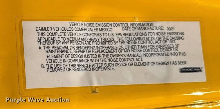 image for item ES5868 2022 Freightliner Cascadia 126 semi truck