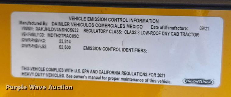 image for item ES5868 2022 Freightliner Cascadia 126 semi truck