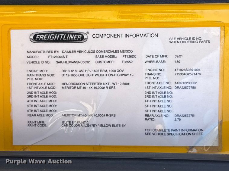 image for item ES5868 2022 Freightliner Cascadia 126 semi truck