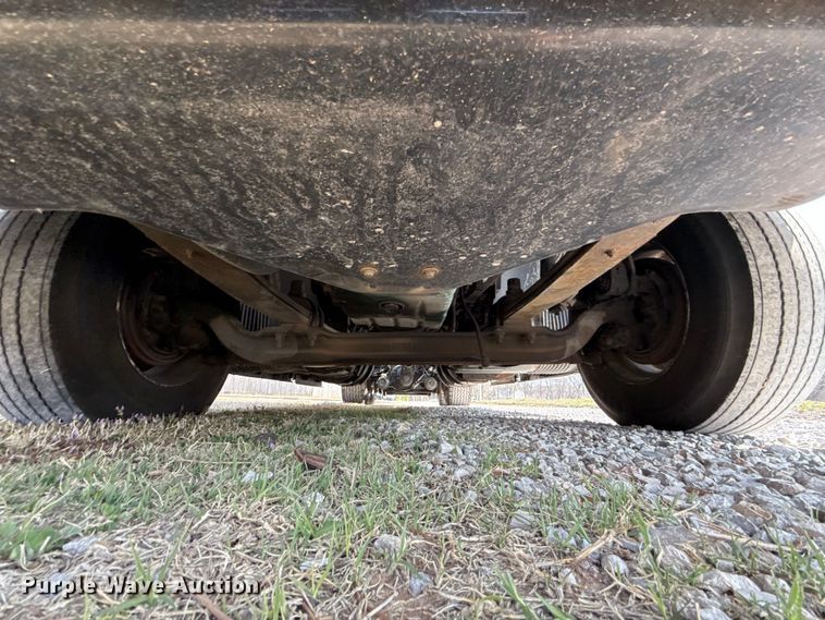 image for item ES5923 2011 Volvo VN semi truck