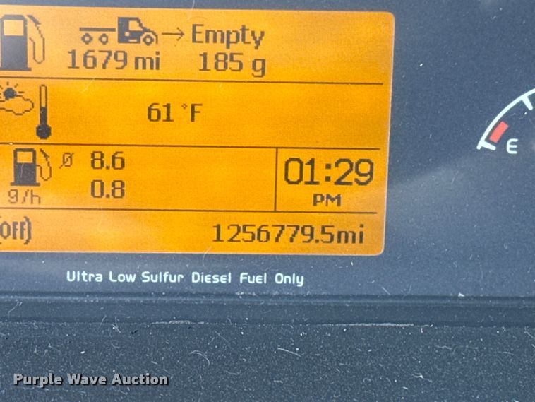 image for item ES5923 2011 Volvo VN semi truck