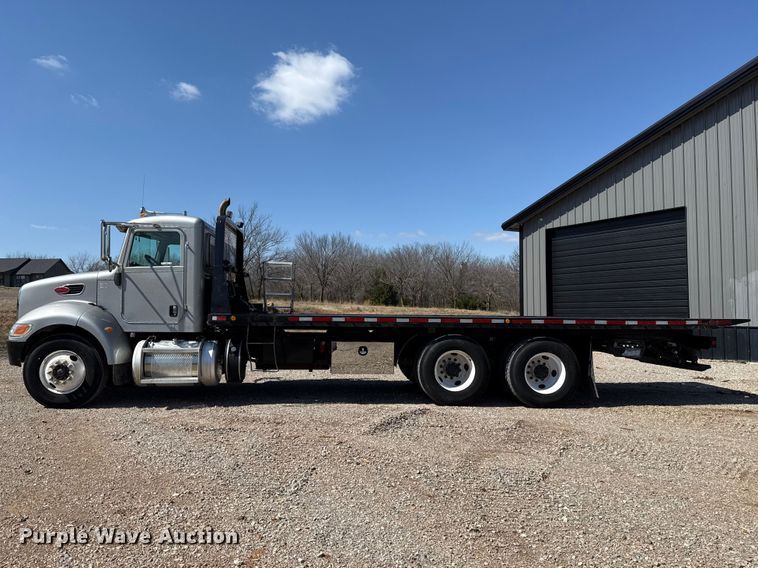 image for item ES5973 2011 Peterbilt 348 rollback truck