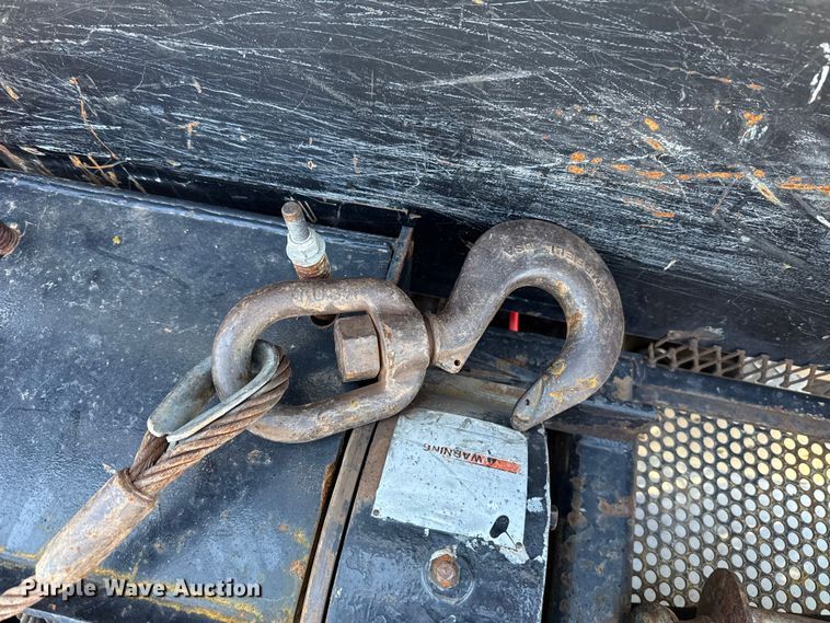 image for item ES5973 2011 Peterbilt 348 rollback truck