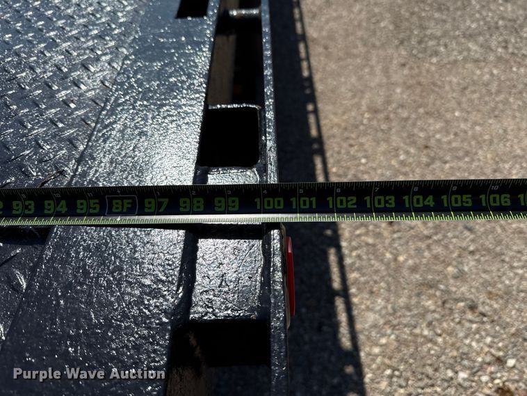 image for item ES5973 2011 Peterbilt 348 rollback truck