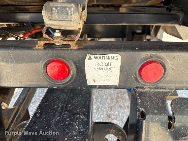 image for item ES5973 2011 Peterbilt 348 rollback truck