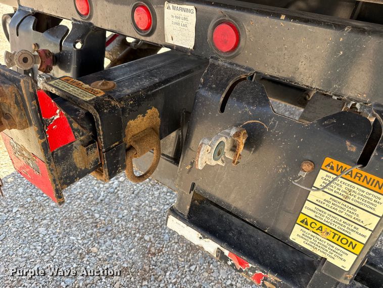 image for item ES5973 2011 Peterbilt 348 rollback truck