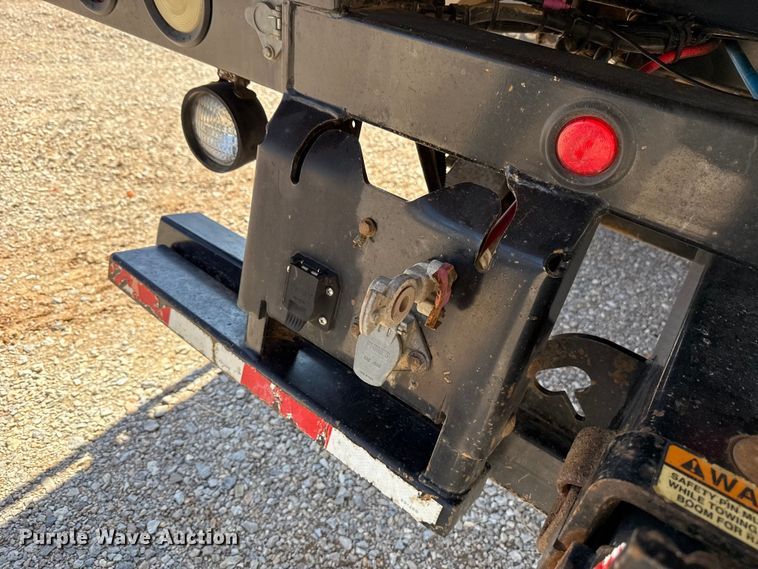 image for item ES5973 2011 Peterbilt 348 rollback truck