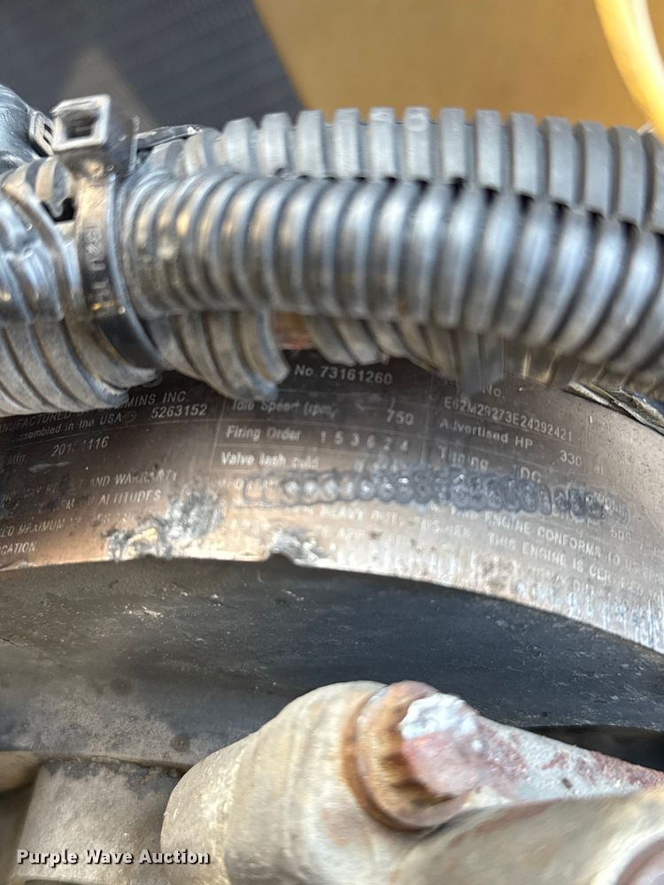 image for item ES5973 2011 Peterbilt 348 rollback truck