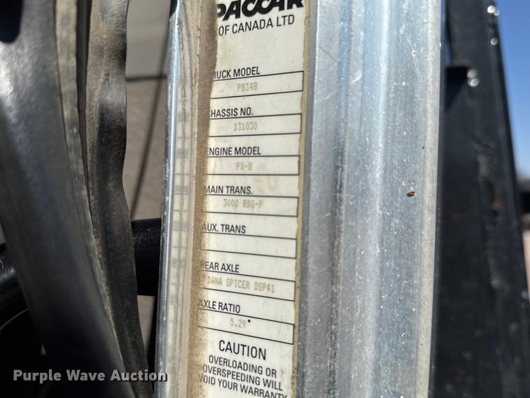 image for item ES5973 2011 Peterbilt 348 rollback truck