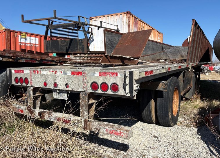 image for item ES8564 1997 Transcraft Eagle W2 flatbed trailer