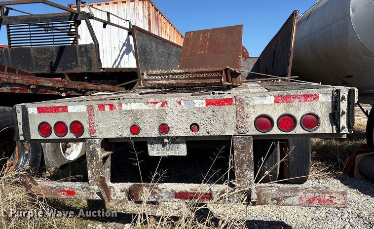 image for item ES8564 1997 Transcraft Eagle W2 flatbed trailer