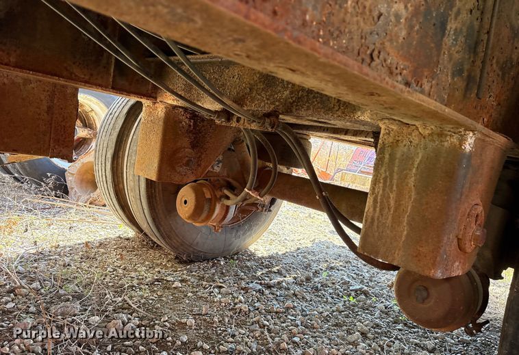 image for item ES8564 1997 Transcraft Eagle W2 flatbed trailer