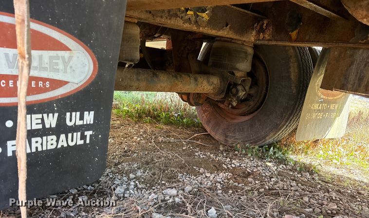 image for item ES8564 1997 Transcraft Eagle W2 flatbed trailer