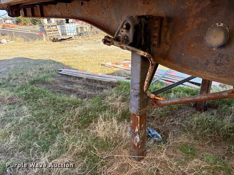 image for item ES8564 1997 Transcraft Eagle W2 flatbed trailer