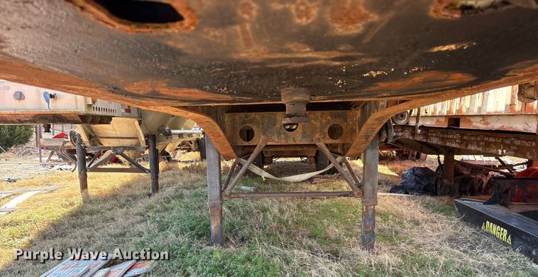 image for item ES8564 1997 Transcraft Eagle W2 flatbed trailer