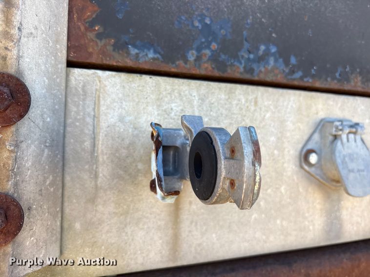 image for item ES8564 1997 Transcraft Eagle W2 flatbed trailer