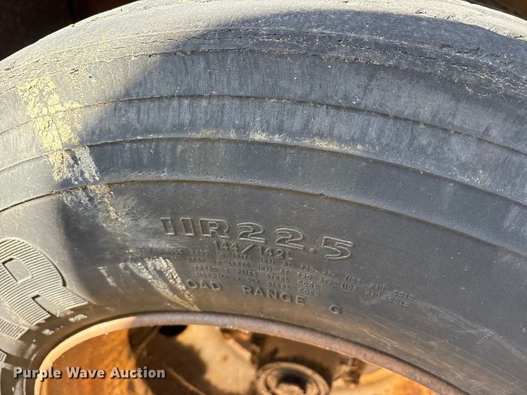 image for item ES8564 1997 Transcraft Eagle W2 flatbed trailer