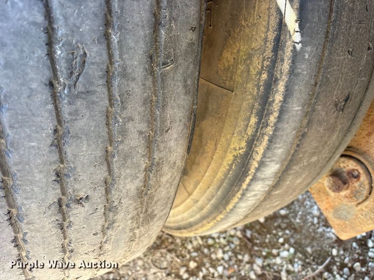 image for item ES8564 1997 Transcraft Eagle W2 flatbed trailer