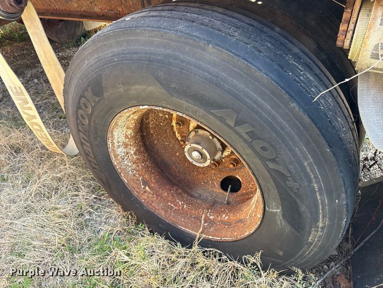 image for item ES8564 1997 Transcraft Eagle W2 flatbed trailer