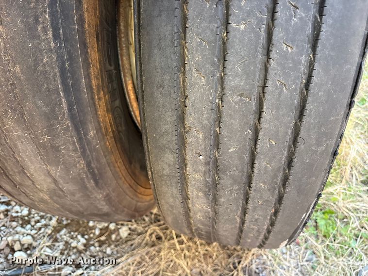 image for item ES8564 1997 Transcraft Eagle W2 flatbed trailer