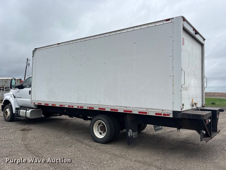 image for item ES8636 2016 Ford F650 box truck