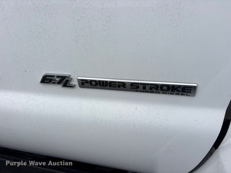 image for item ES8636 2016 Ford F650 box truck