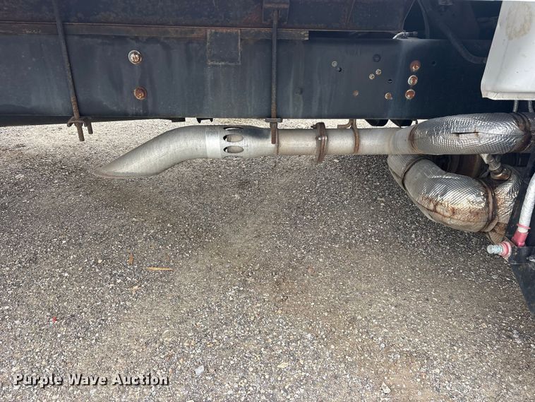 image for item ES8636 2016 Ford F650 box truck