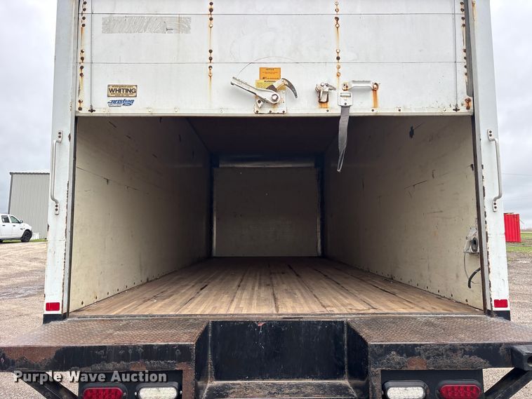 image for item ES8636 2016 Ford F650 box truck