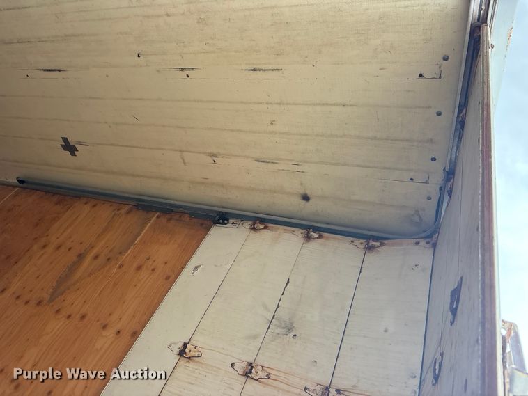 image for item ES8636 2016 Ford F650 box truck