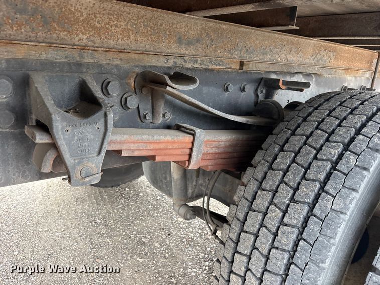 image for item ES8636 2016 Ford F650 box truck