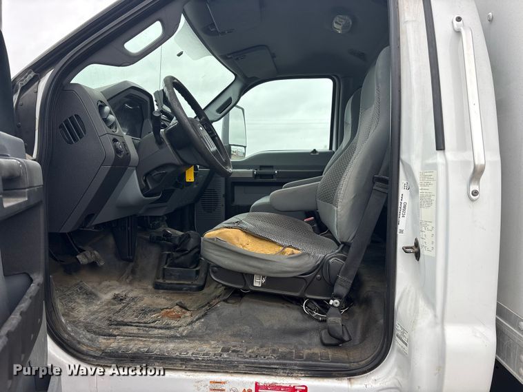 image for item ES8636 2016 Ford F650 box truck