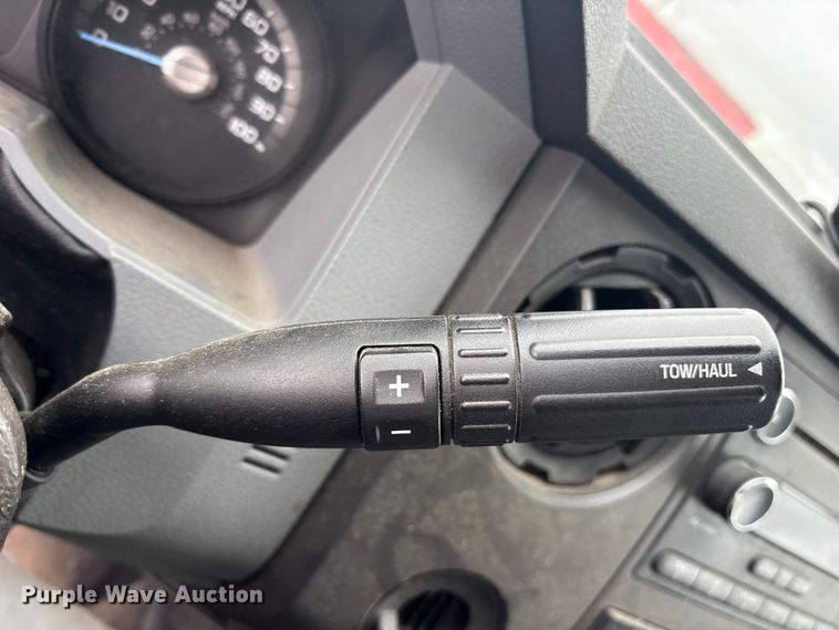 image for item ES8636 2016 Ford F650 box truck