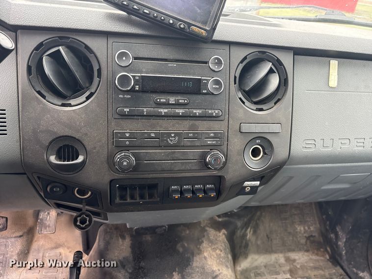 image for item ES8636 2016 Ford F650 box truck