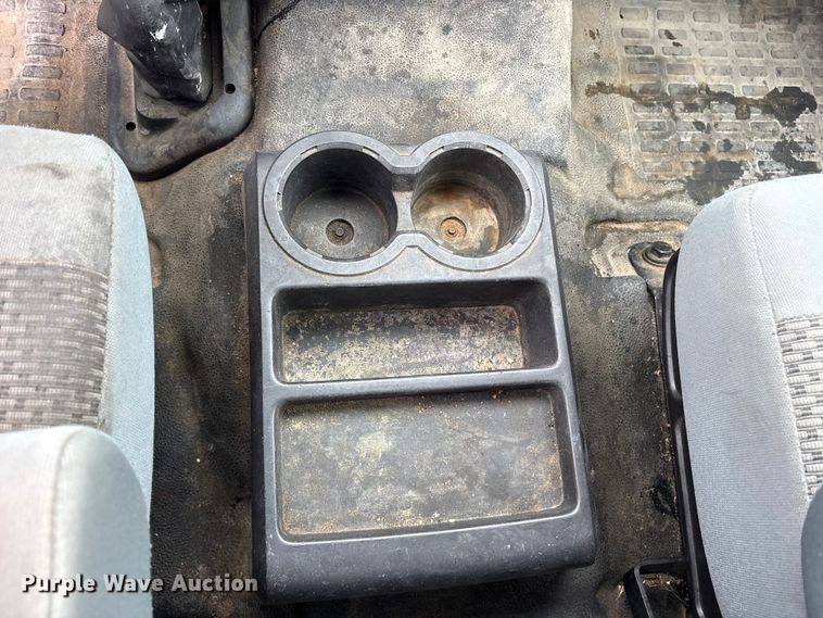 image for item ES8636 2016 Ford F650 box truck